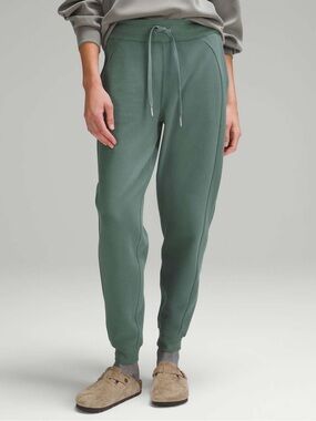 Lululemon Scuba High-Rise Jogger Medium Forest Green 8